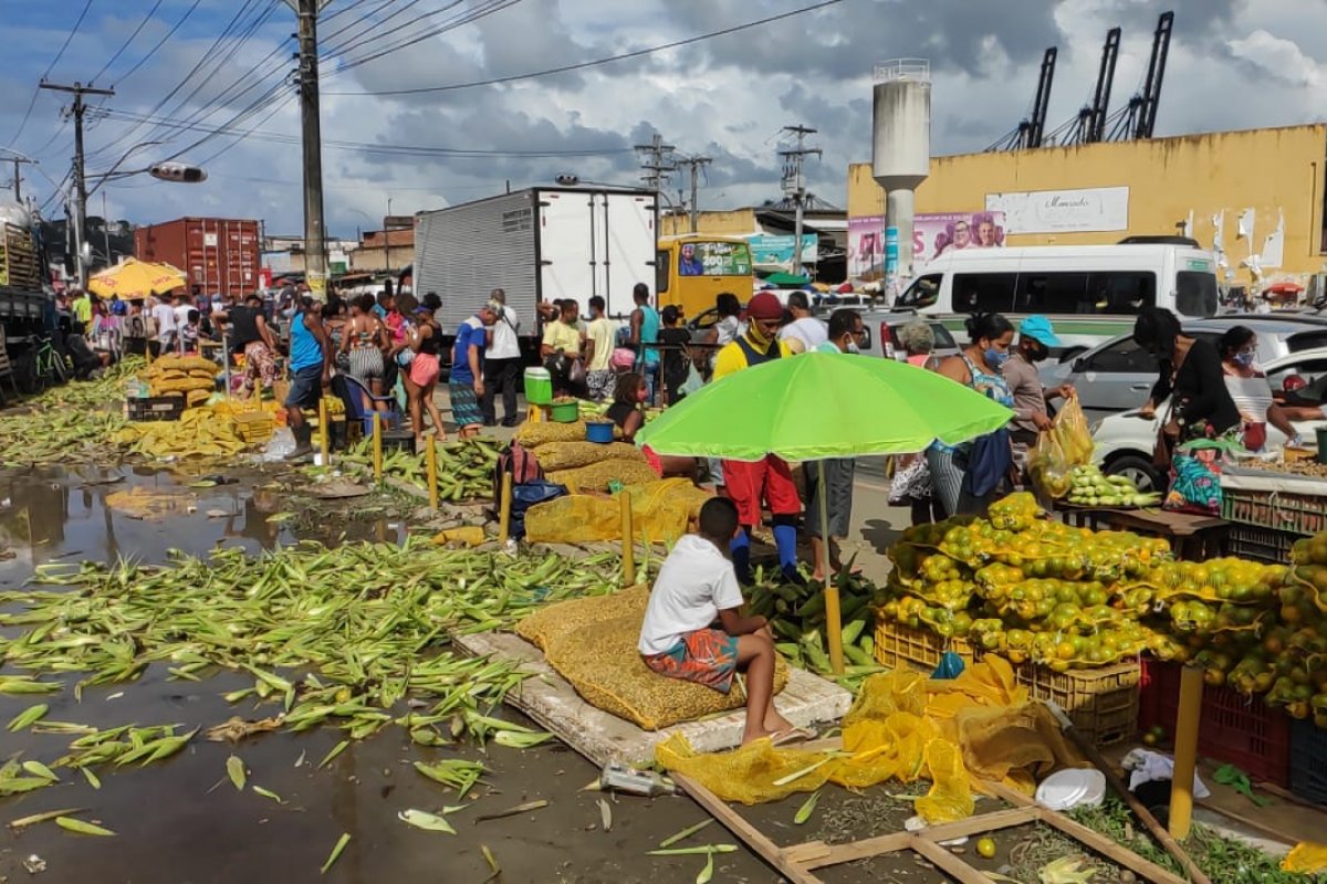 Vídeo: Feira de São Joaquim, em Salvador, registra movimento intenso em pré-São João
