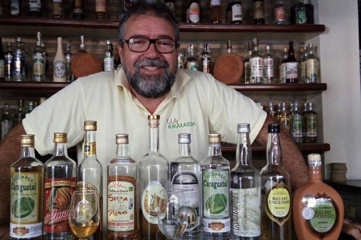 Em comemoração ao Dia Nacional da Cachaça, evento reúne palestra e degustação de bebidas, no Rio Vermelho