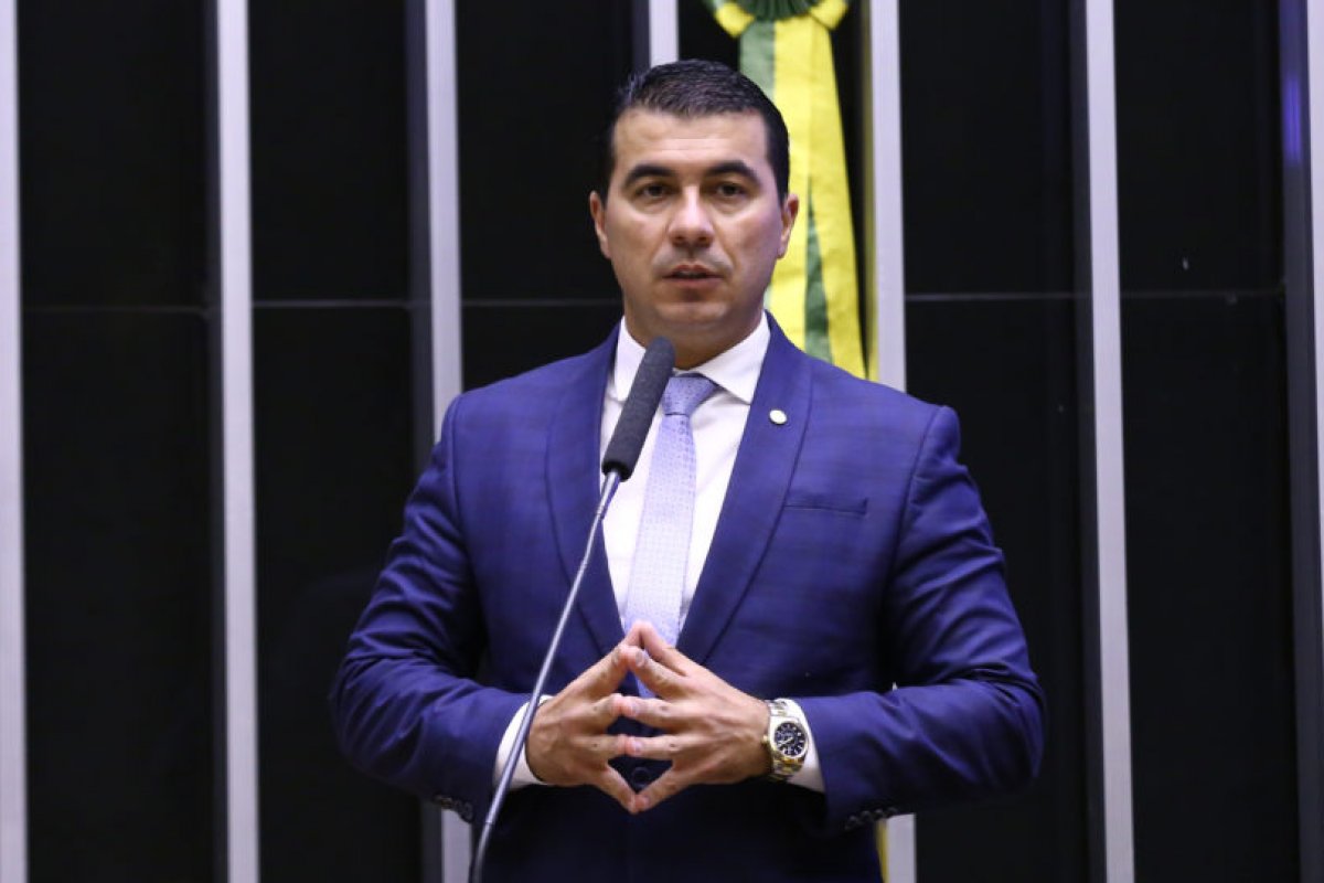 "O Brasil saberá a verdade", rebate Luís Miranda após denúncia contra Onyx Lorenzoni