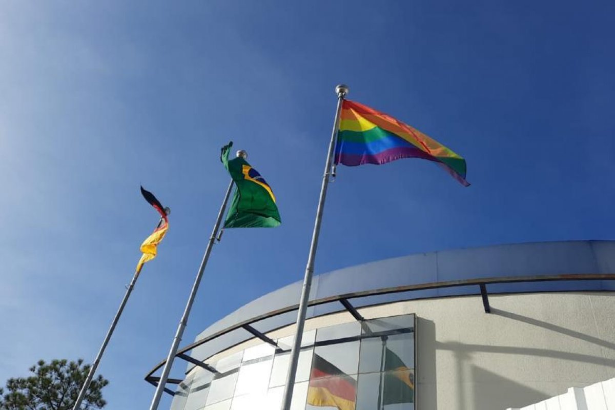 Mês do Orgulho LBGTQI+: Symrise, fornecedora global de fragrâncias e sabores, reforça compromisso de construir um ambiente de trabalho plural