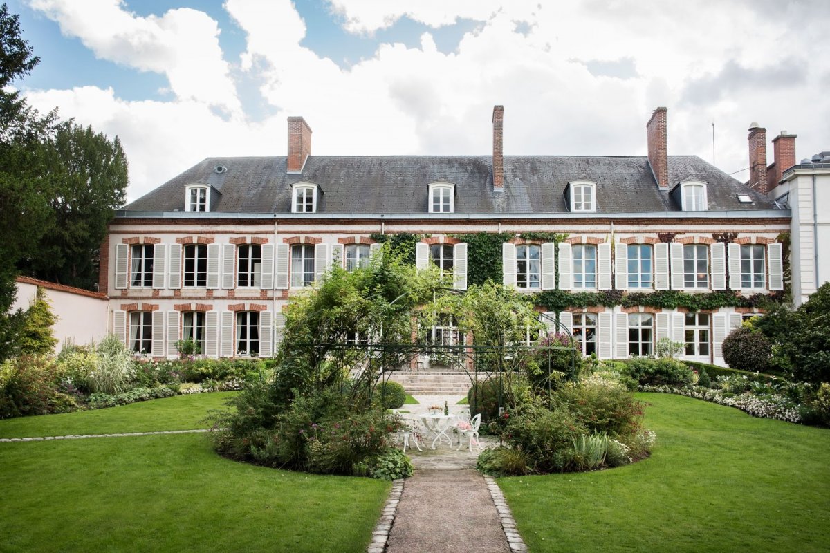 Perrier-Jouët inaugura a Belle Epoque Society na Avenue de Champagne