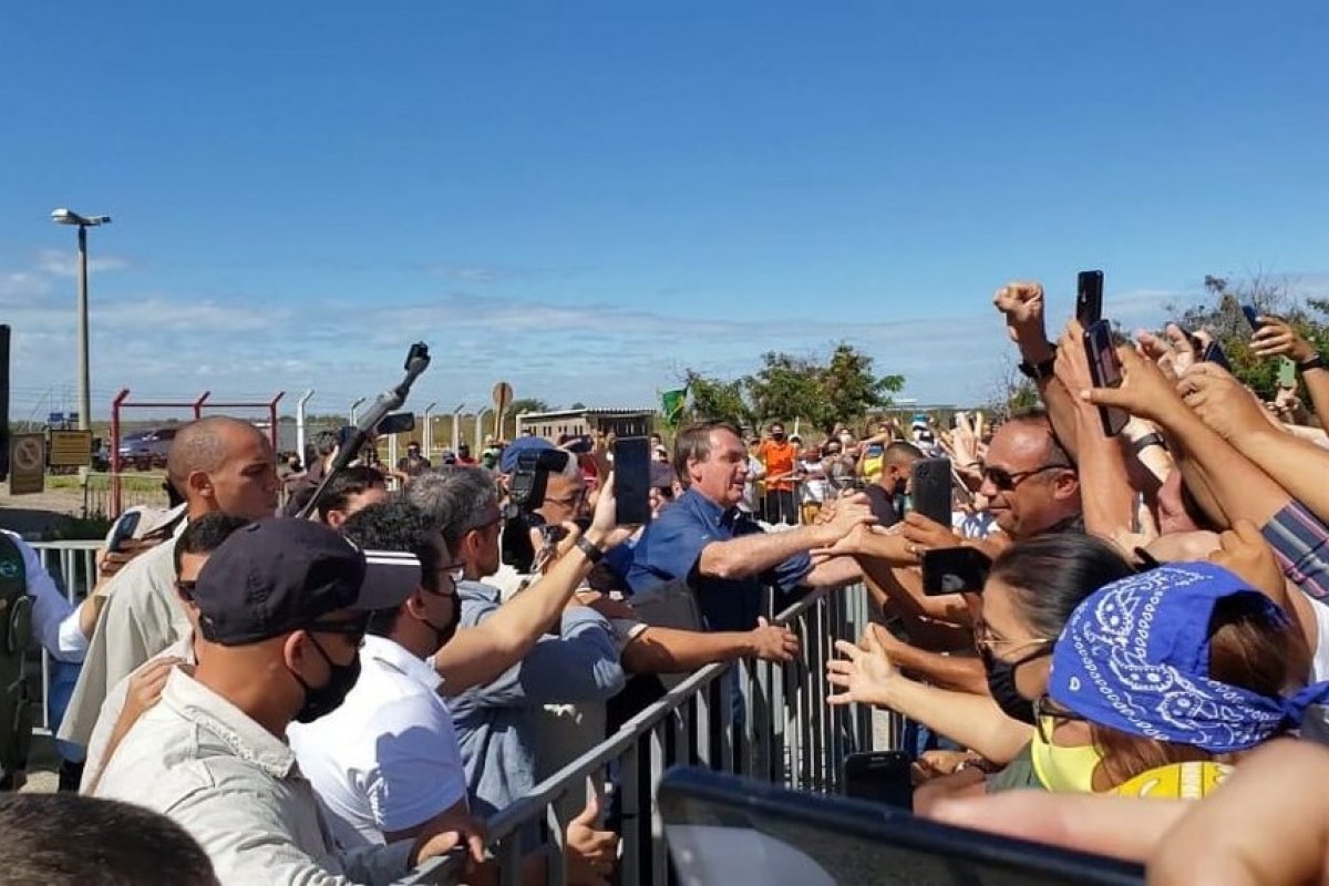 Vídeo: Bolsonaro chega ao RN para cumprir agenda