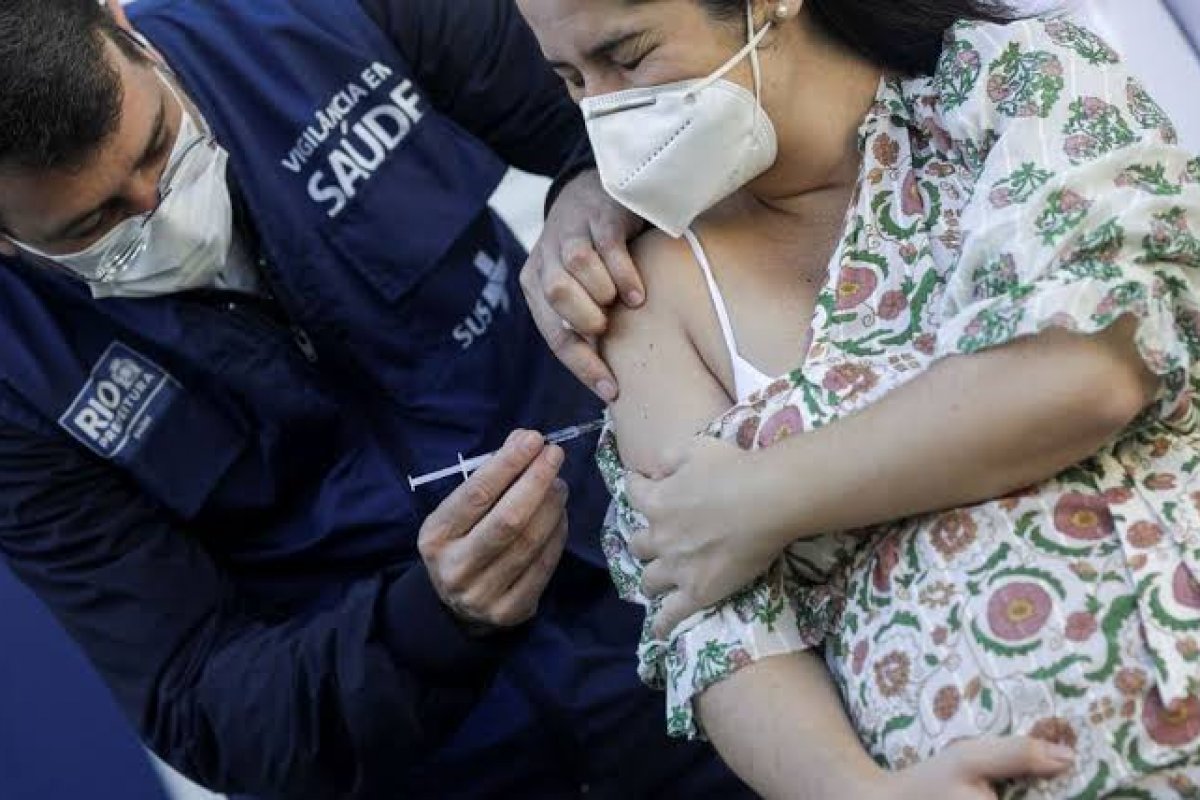 Covid-19: vacinação de grávidas segue lenta mesmo com alta de mortes
