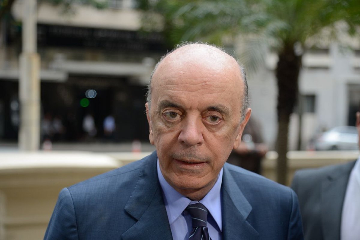 Após ter tomado as duas doses da CoronaVac, José Serra é internado com Covid em SP