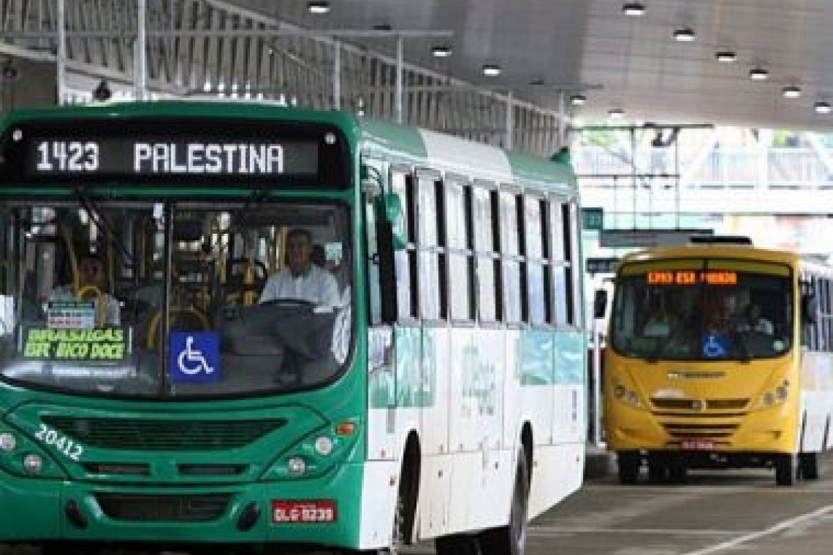 Ônibus encerram circulação mais cedo nesta sexta (25)