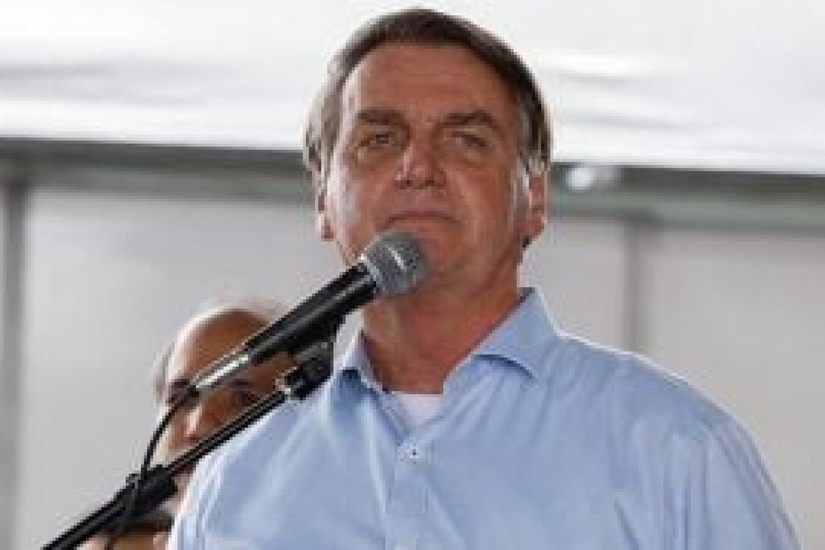 "Só Deus me tira daqui", diz Bolsonaro sobre acusações de irregularidades da vacina Covaxin