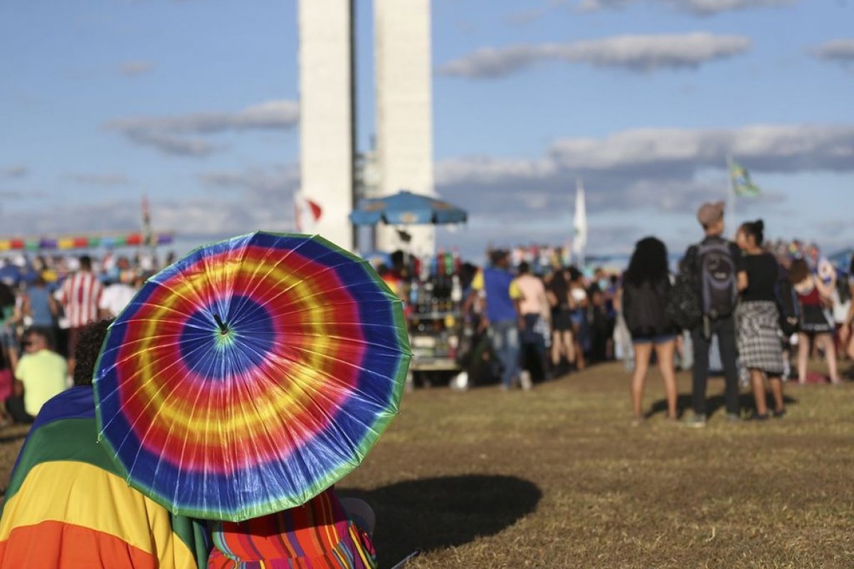 Diretor de ONG diz que combate a combate à LGBTfobia "depende de mudanças estruturais"