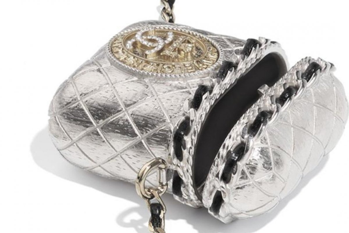 Chanel lança cases para airpods e fones de ouvido da Apple que mais parecem joias