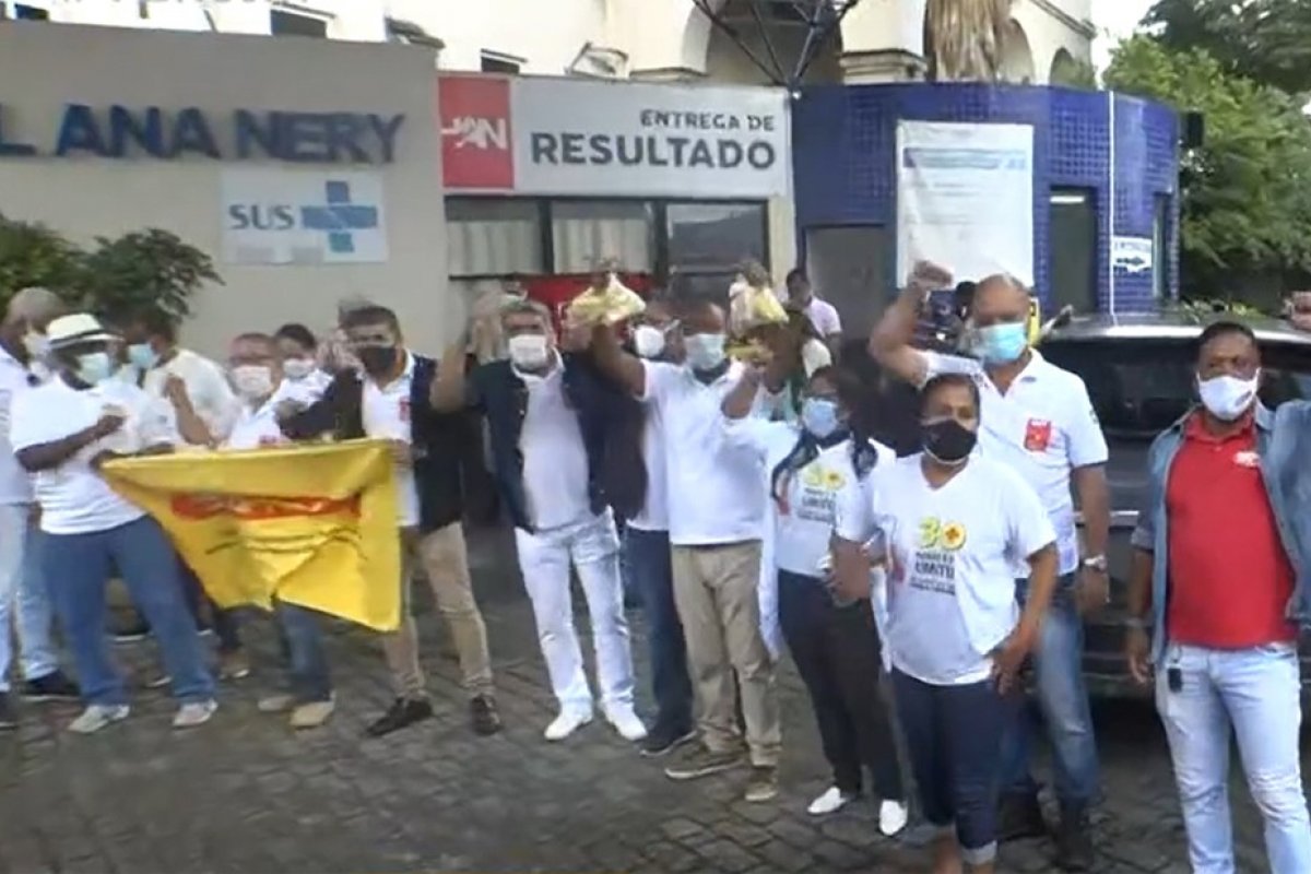 Funcionários de hospital em Salvador protestam contra suspensão de fornecimento de café da manhã