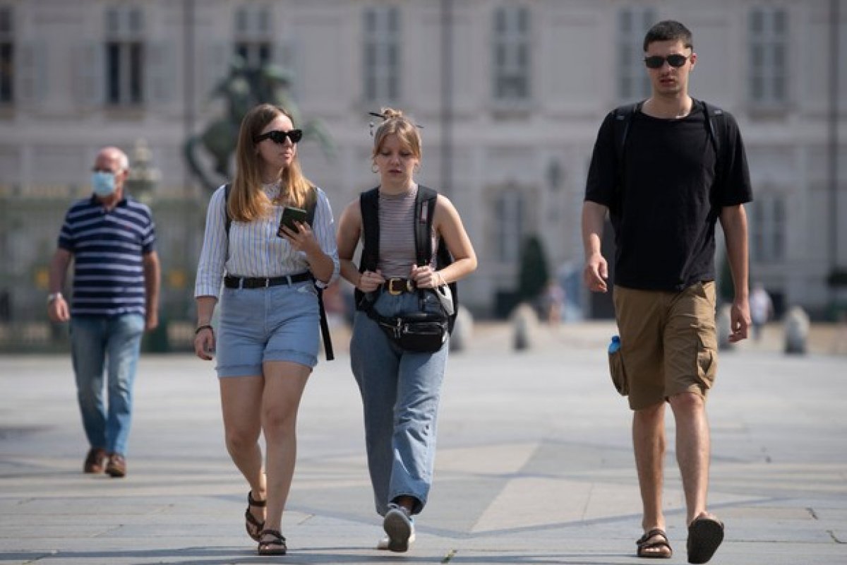 Itália suspende hoje uso obrigatório de máscaras ao ar livre