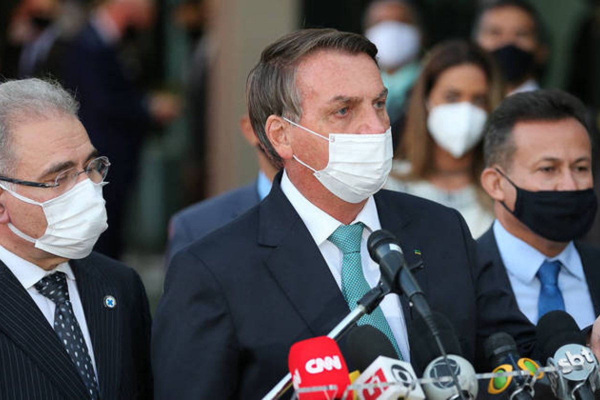 Covaxin: Bolsonaro afirma que não tem cabimento fazer uma fraude de 1000%
