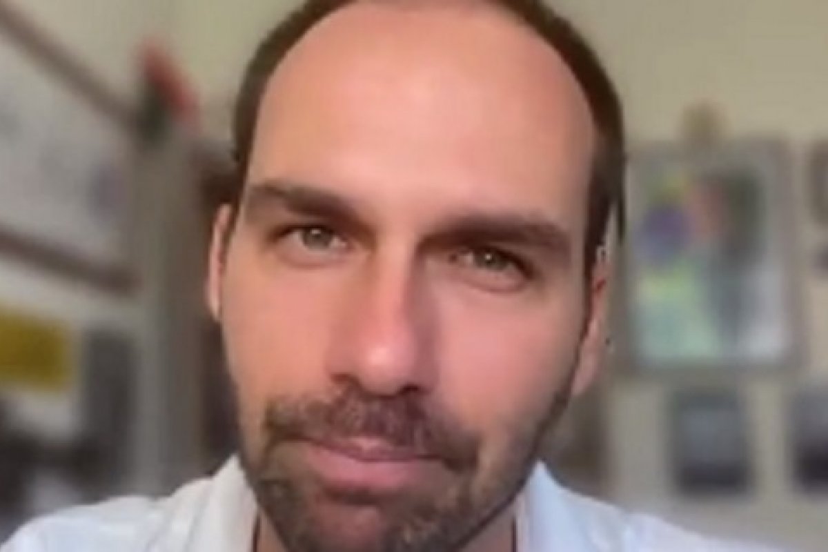 Vídeo: Eduardo Bolsonaro diz que ACM Neto faz fake news sobre Bolsonaro