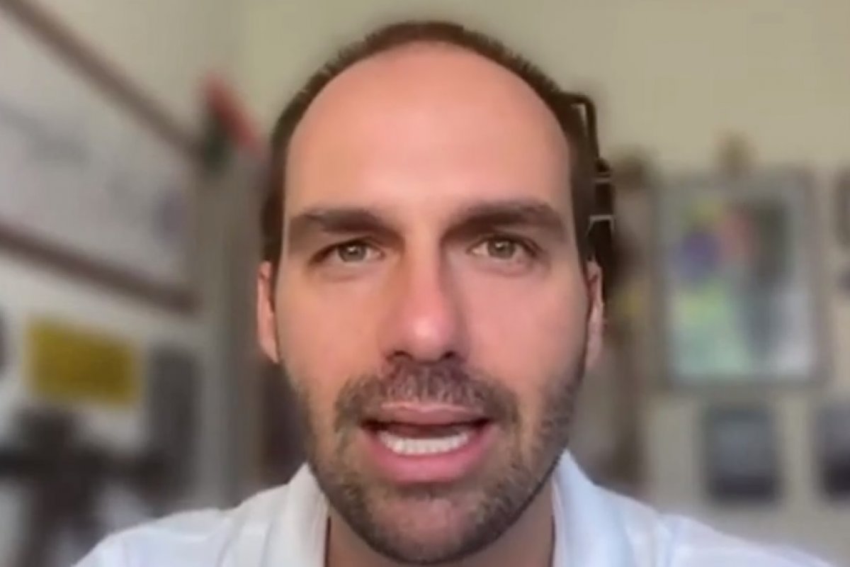 Vídeo: Arrogância, vaidade e infantilidade de ACM Neto não permitem que Bolsonaro ande com ele, diz Eduardo Bolsonaro