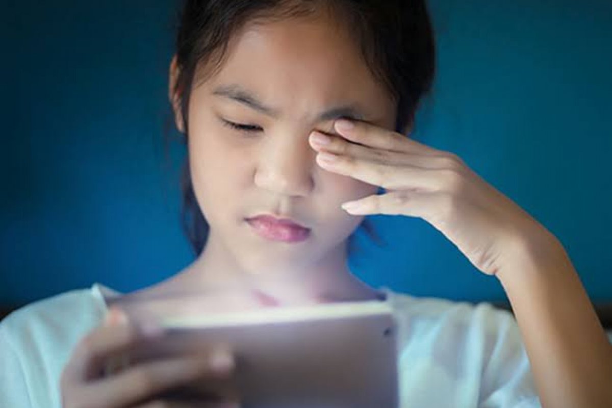 Pseudomiopia, estrabismo e cansaço visual aumentam em crianças e adolescentes
