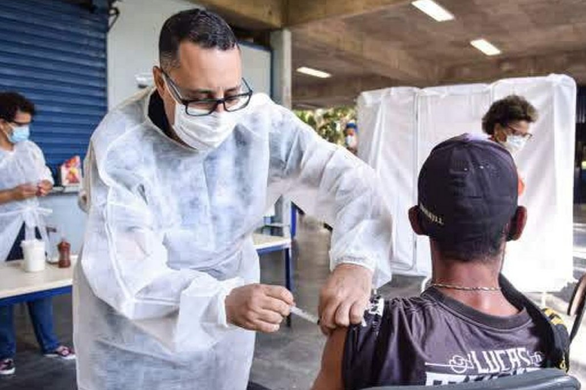 Salvador: vacinação para população em situação de rua começa nesta terça (29)