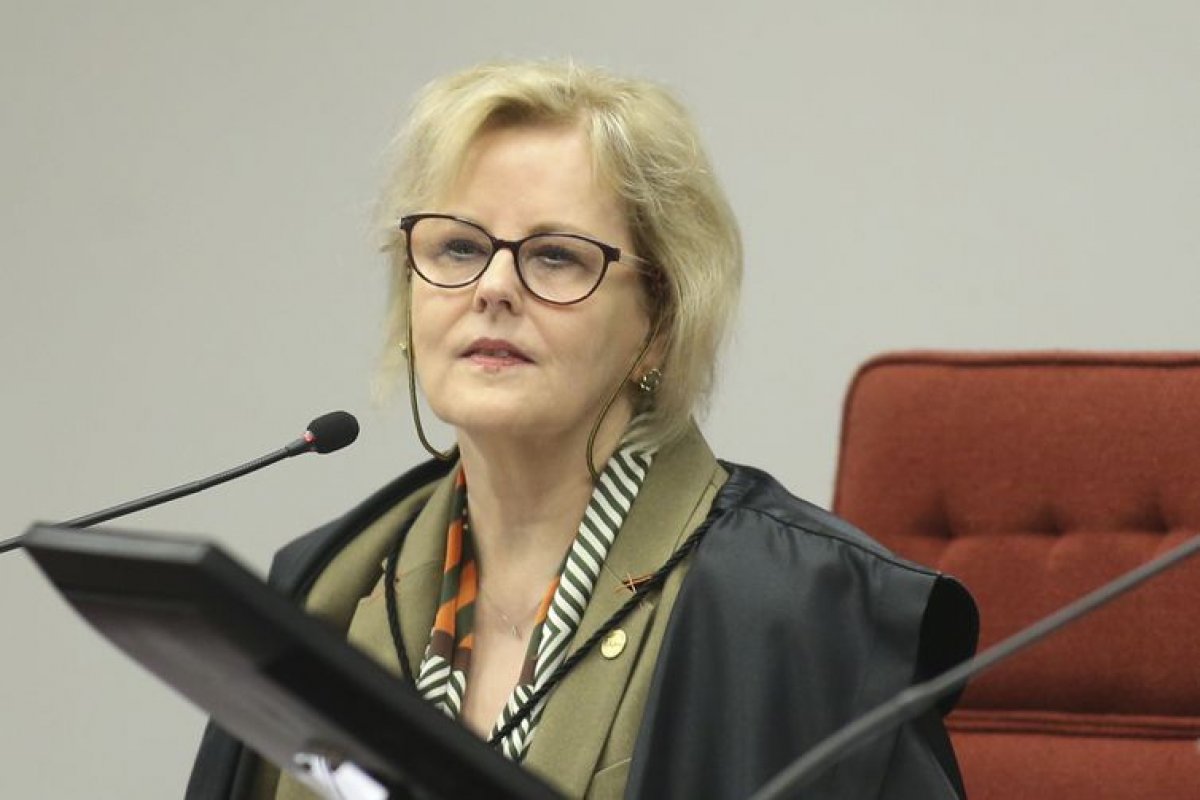 Rosa Weber irá julgar notícia-crime contra Bolsonaro