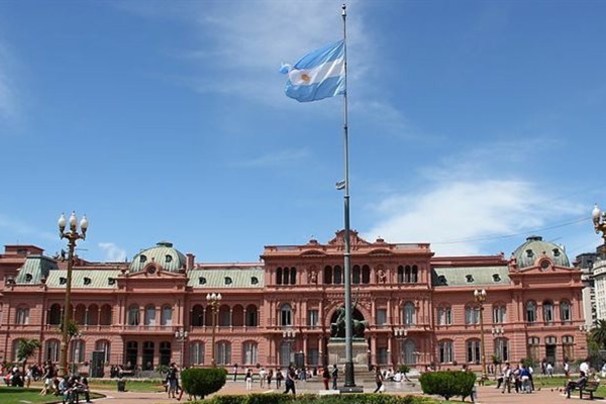 Ministro da Economia da Argentina propõe imposto corporativo global de 25% para multinacionais