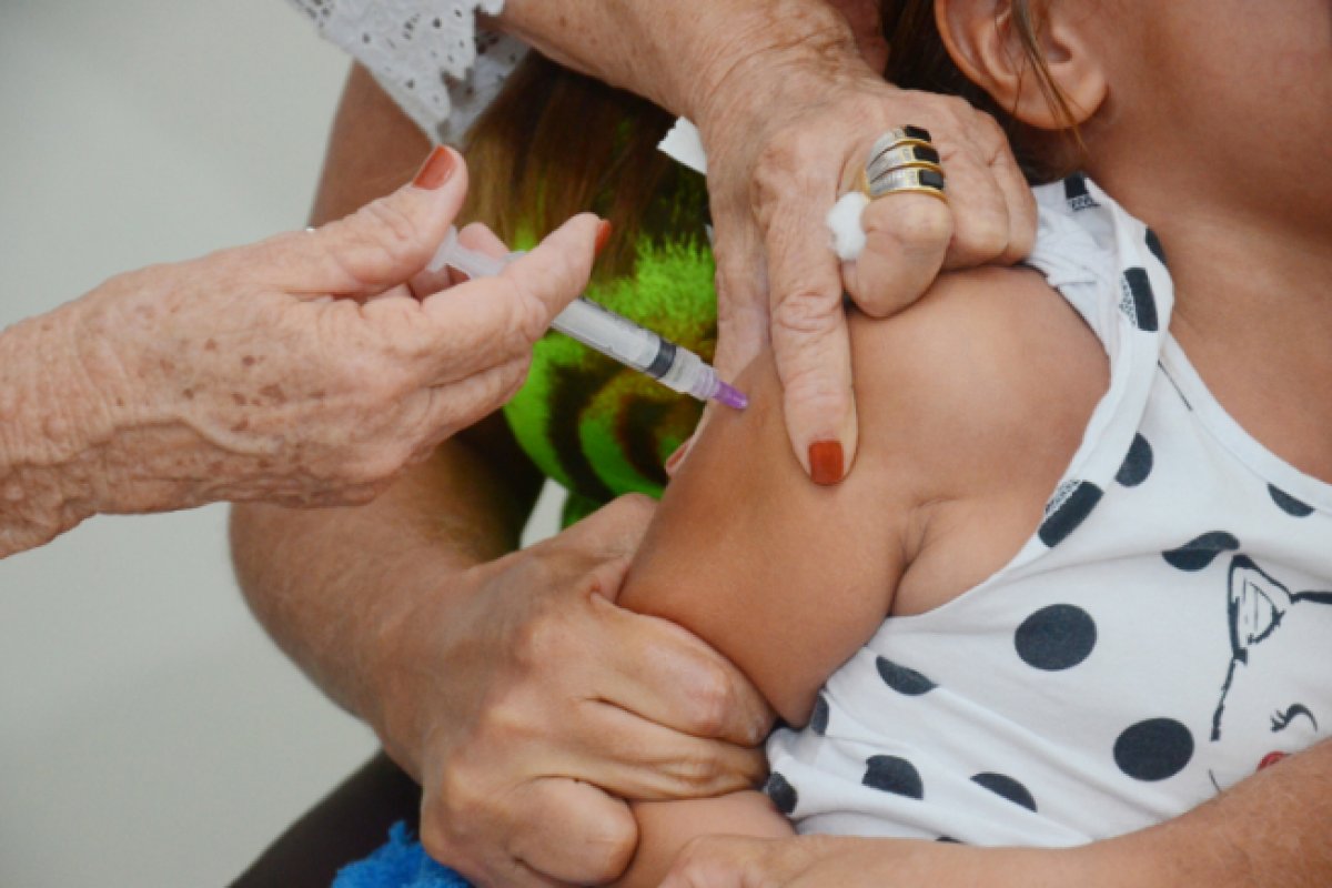 Vacina que protege contra difteria, tétano, coqueluche está em falta nos postos da BA