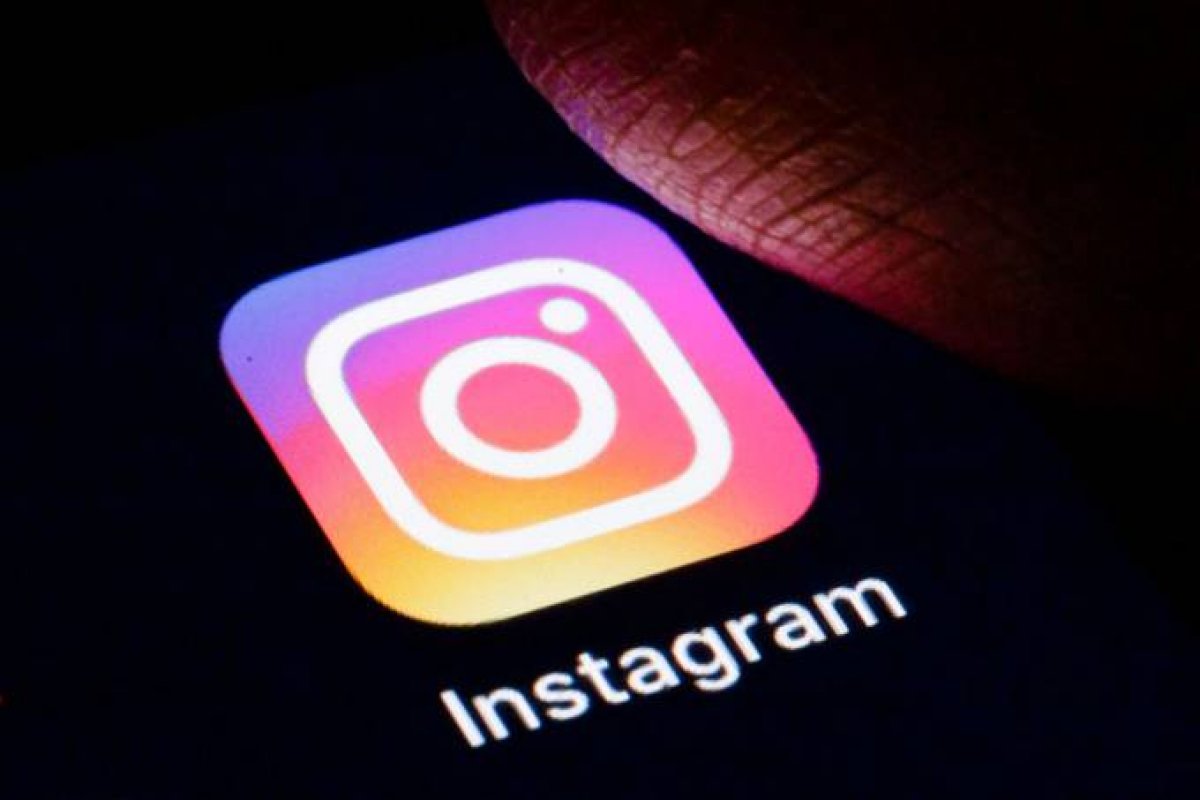 Instagram testa ampliar "Arrasta pra cima" para mais usuários