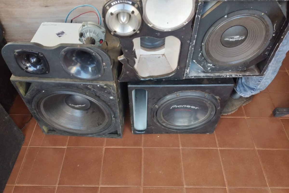 Veículos irregulares e aparelhos sonoros são apreendidos em operação contra poluição sonora