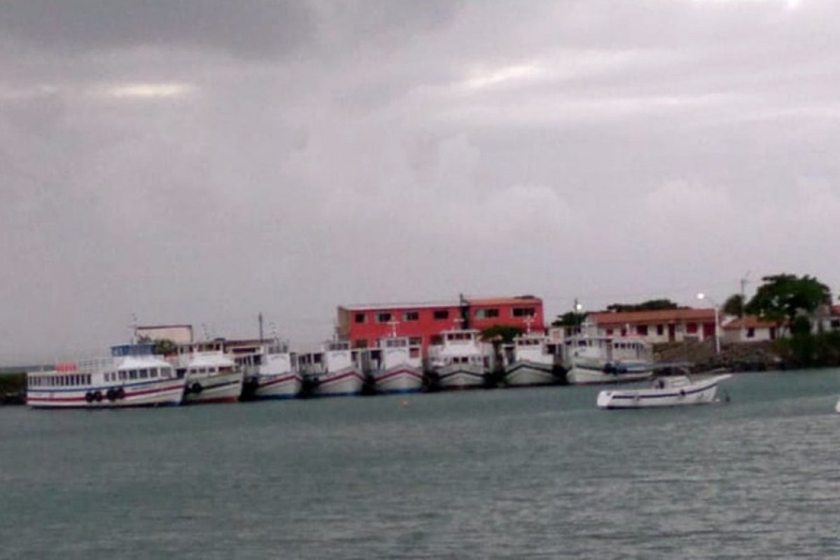 Travessia Salvador-Mar Grande tem última saída antecipada por causa do mau tempo