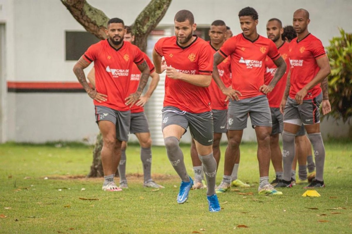 Precisando vencer para deixar Z-4, Vitória visita Botafogo no Rio pela Série B