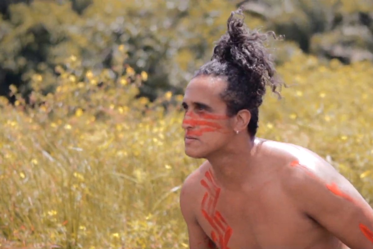 Benjamim Saga lança dois lyric vídeos e um clipe