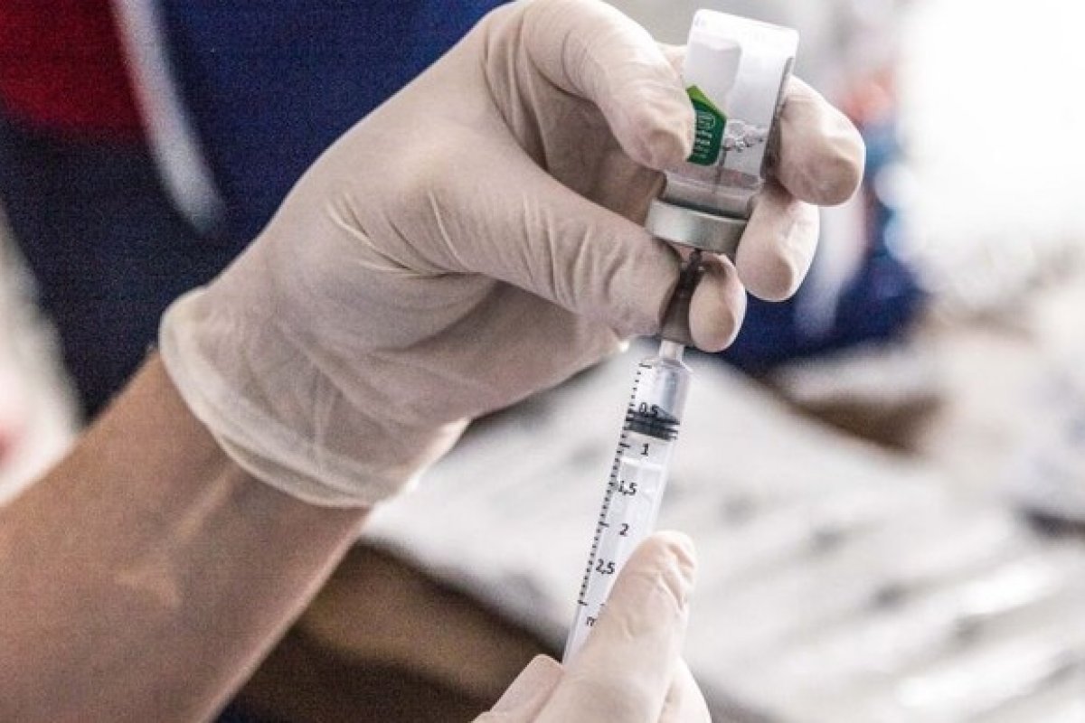 Covid-19: governo federal inclui vacinas Pfizer e AstraZeneca ao SUS