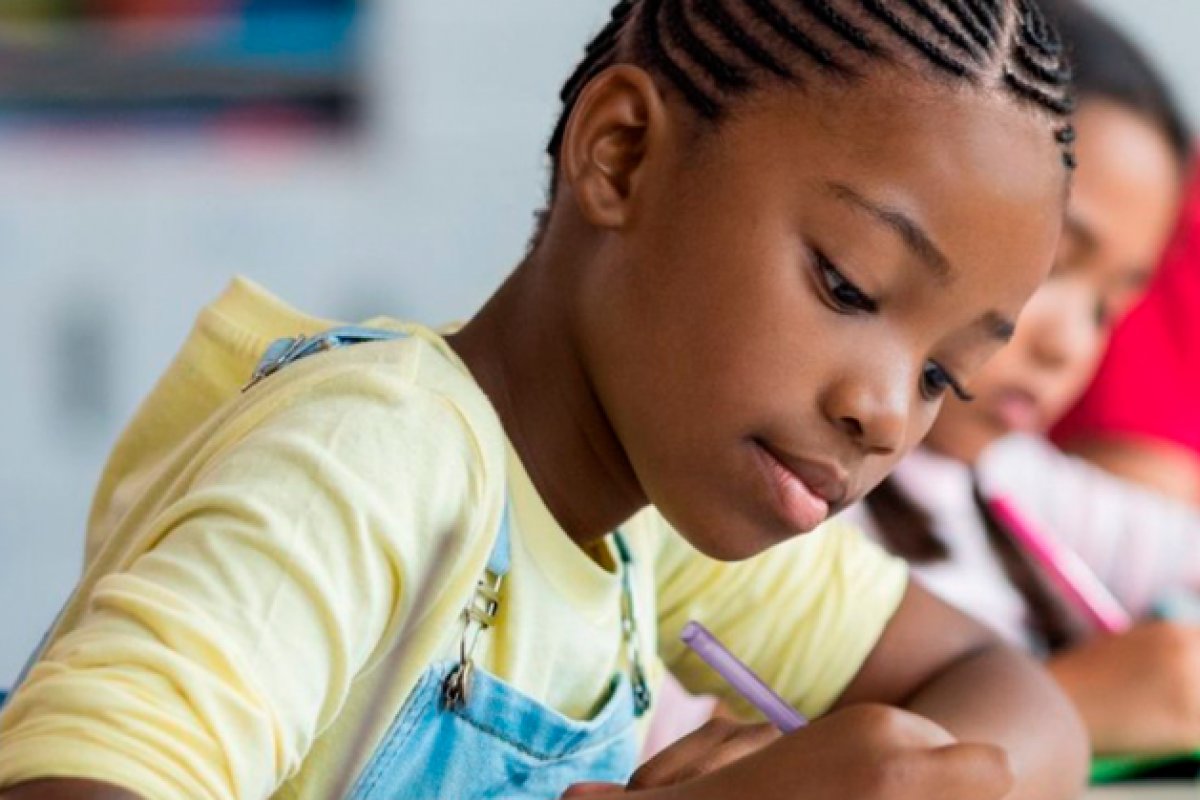 OCDE analisa que Brasil melhora acesso à escola, mas ainda precisa superar desigualdade