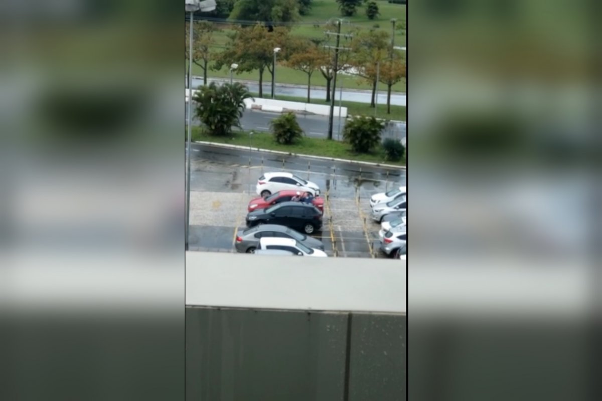 Homem é assaltado no estacionamento em frente ao Tribunal de Justiça da Bahia, em Salvador