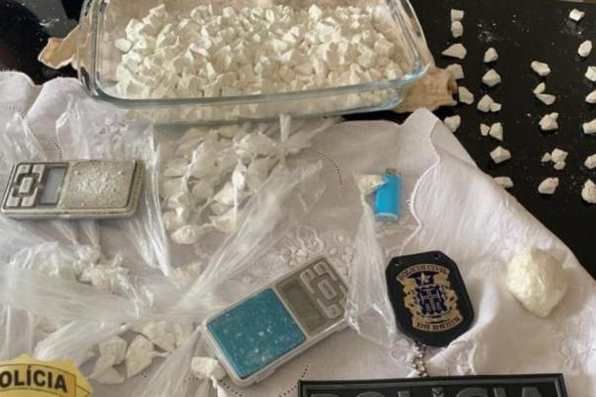 Homem é preso em flagrante com mil porções de cocaína em Vitória da Conquista