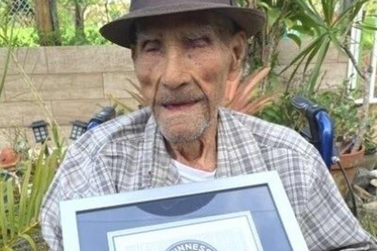 Porto-riquenho de 112 anos é considerado o homem mais velho do mundo