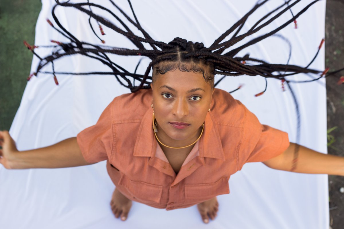 Iane Gonzaga lança Territóriamente, primeiro Ep da cantora, compositora e multi-instrumentista baiana