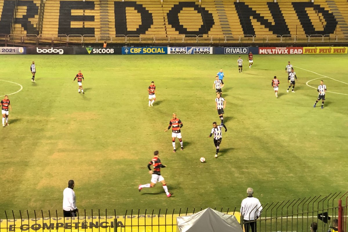 Em jogo fraco, Botafogo vence e impõe terceira derrota seguida do Vitória na Série B