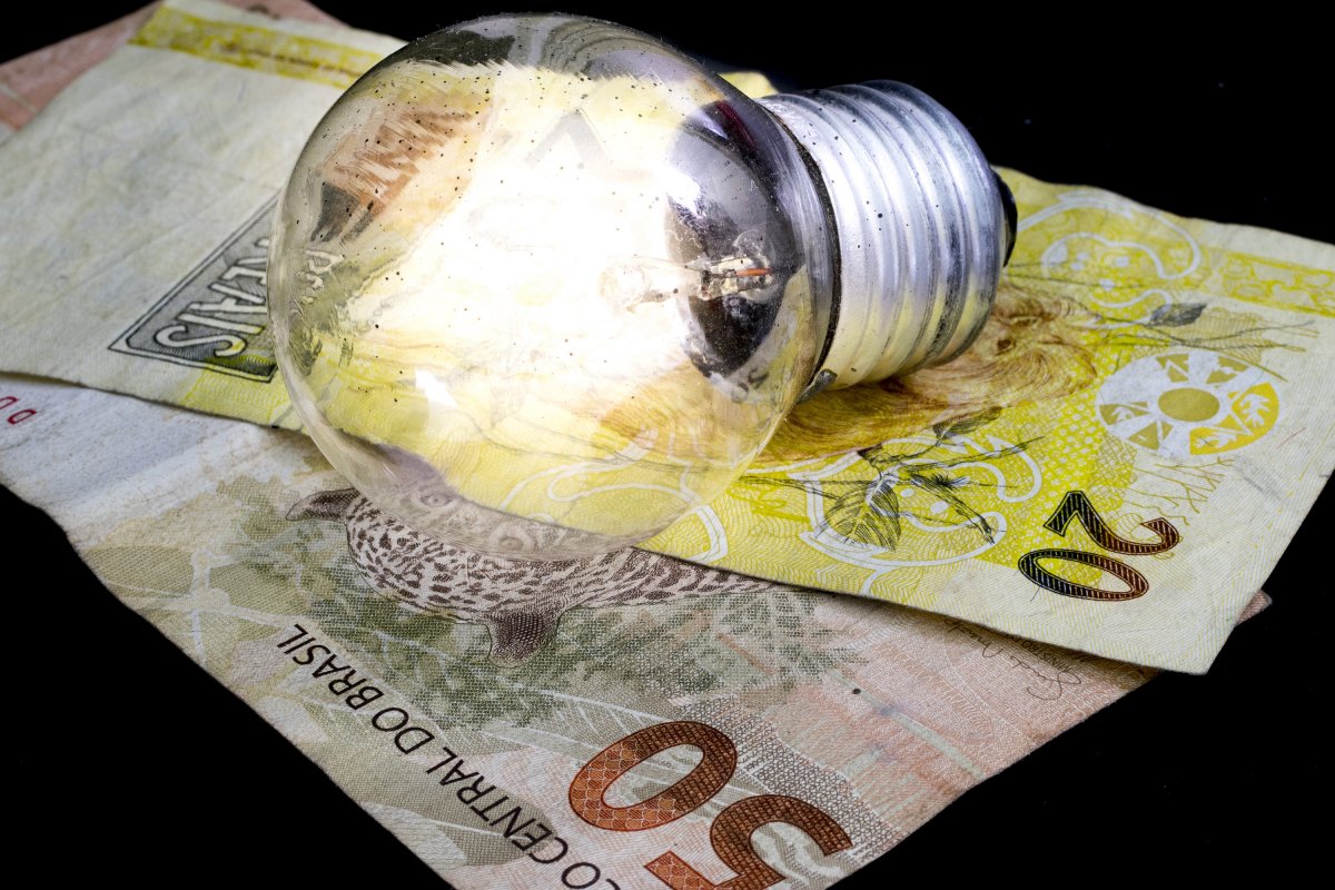 Contas de luz ficam mais caras a partir desta quinta-feira (1º)