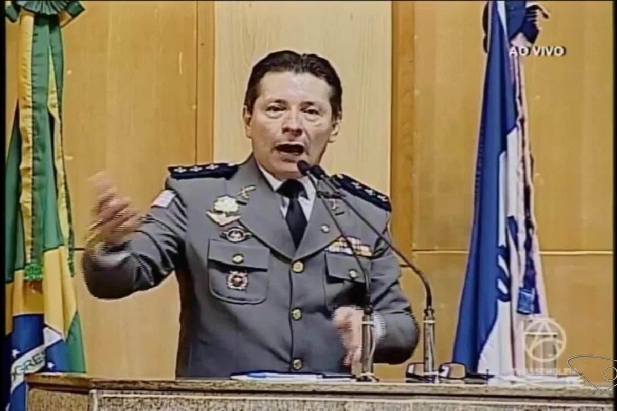 Deputado do PSL oferece recompensa de R$ 10 mil por morte de assassino, em ES