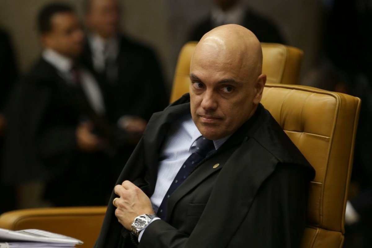 Alexandre de Moraes arquiva inquérito dos atos contra a democracia