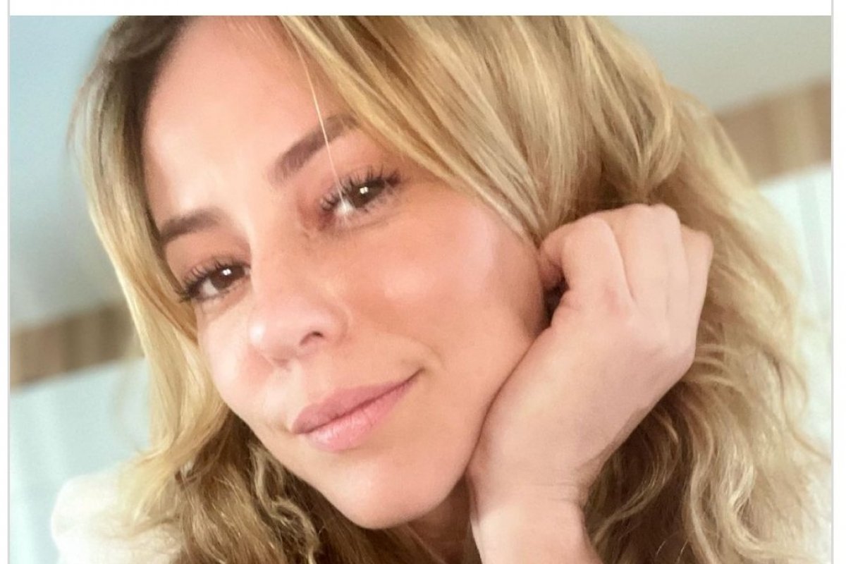 Novo amor do cantor Diogo Nogueira, Paolla Oliveira faz selfie carão e ganha elogios na web .