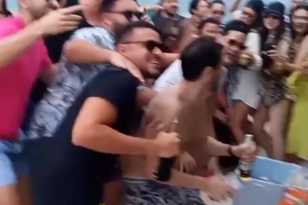Formandos de medicina causam aglomeração e festa irregular em barco na ilha de Fernando de Noronha
