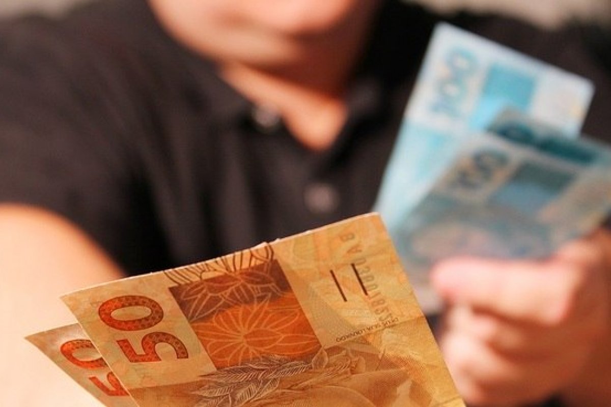 Pesquisa aponta que 45% dos brasileiros pretendem pedir empréstimo até outubro