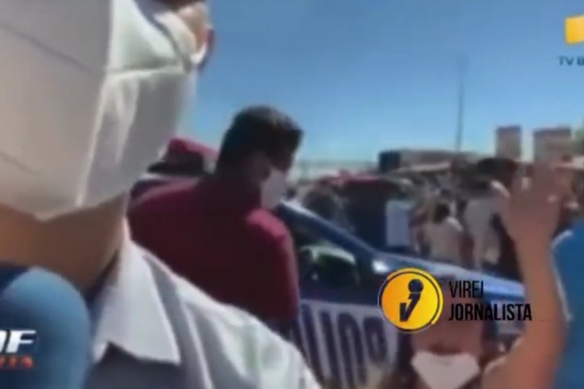 Veja vídeo! Dona Pitchula, “vizinha fofoqueira” de Lázaro ataca de novo