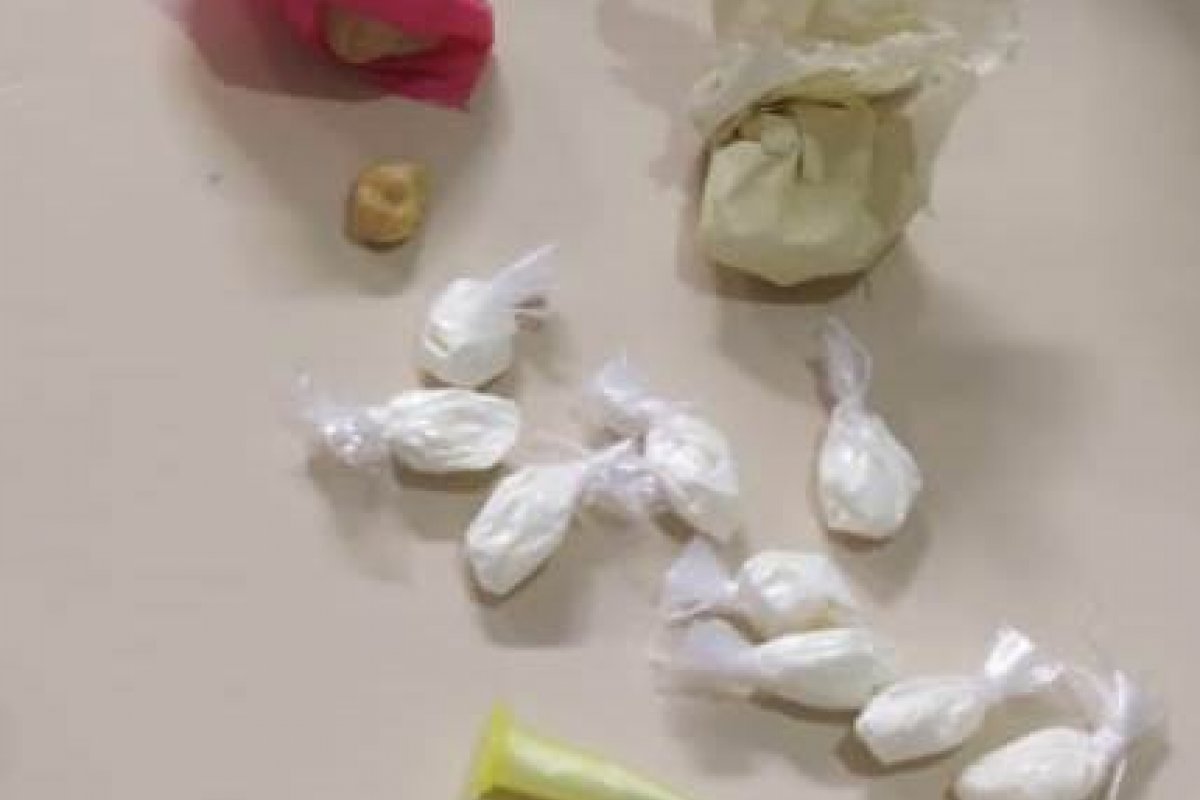 Homem investigado por tráfico é preso com drogas em Engenheiro Pontes