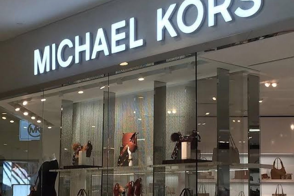 Michael Kors chega ao e-commerce do Iguatemi e anuncia entrega para todo o Brasil