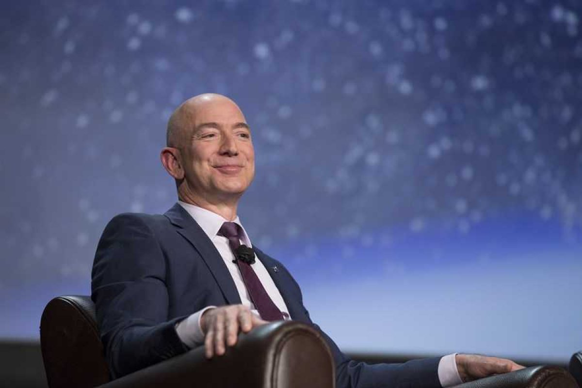 Depois de 27 anos, Jeff Bezos deixa comando da Amazon nesta segunda (5)