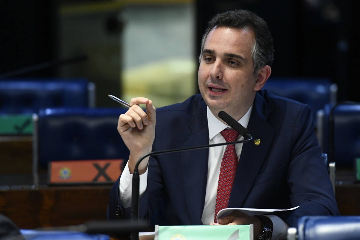 Rodrigo Pacheco defende a permanência do voto eletrônico e diz que impeachment não pode ser banalizado