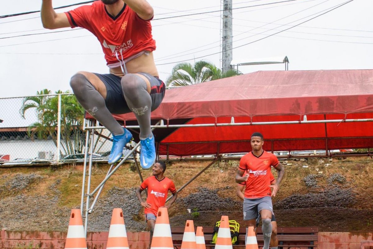 Vitória aproveita semana livre para intensificar treinos 