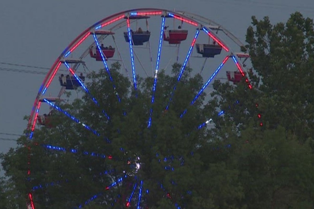 Acidente em parque de diversões nos EUA deixa 3 pessoas feridas e 1 morta