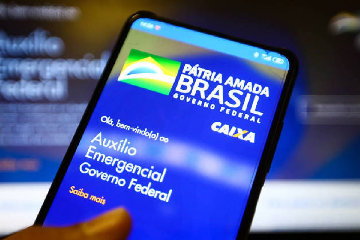 Governo prorroga auxílio emergencial por mais três meses 