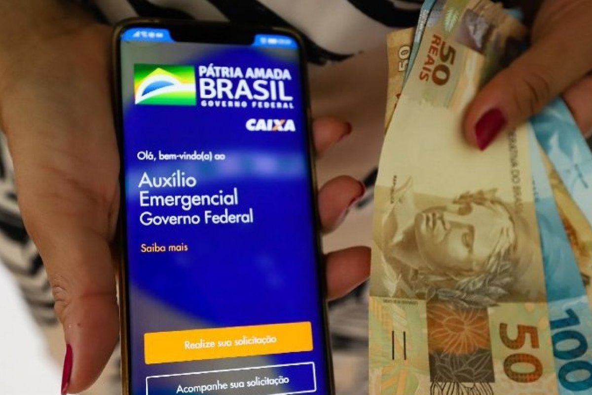 Aniversariantes de abril têm auxílio emergencial liberado para saque