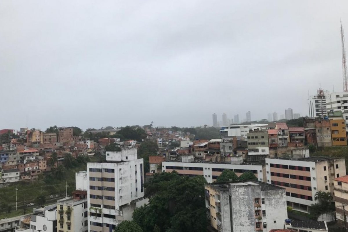 Salvador registra alagamentos por conta da chuva nesta terça-feira (6)